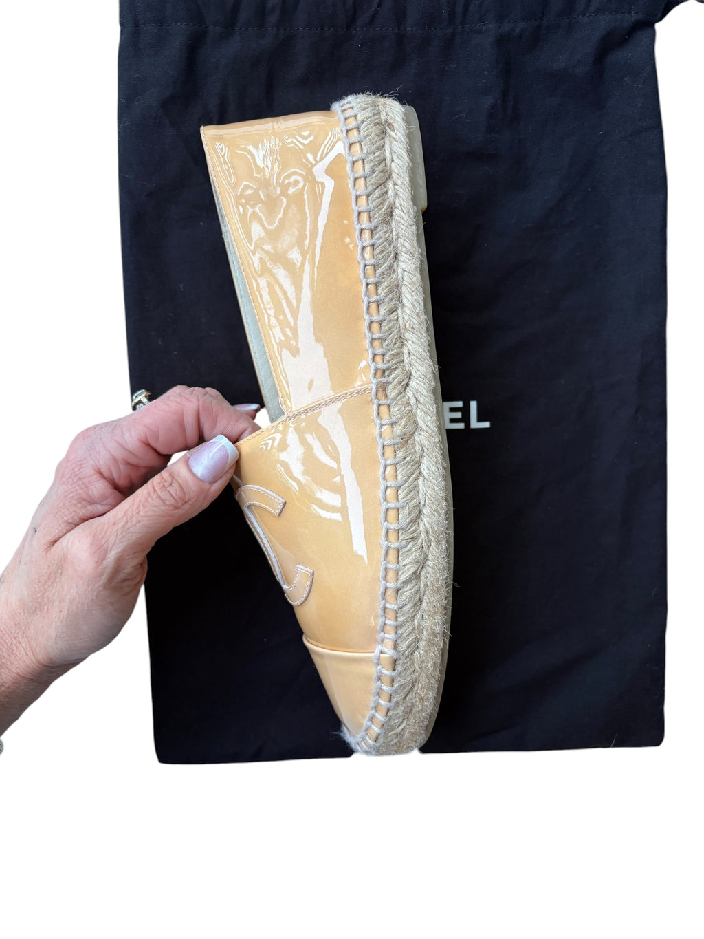 Chanel CC Logo Espadrilles - Beige Patent Leather Luxury Flats szie 39 - Image 10