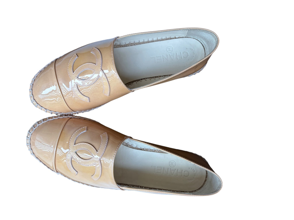 Chanel CC Logo Espadrilles - Beige Patent Leather Luxury Flats szie 39 - Image 11