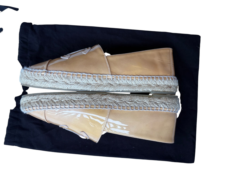 Chanel CC Logo Espadrilles - Beige Patent Leather Luxury Flats szie 39 - Image 13