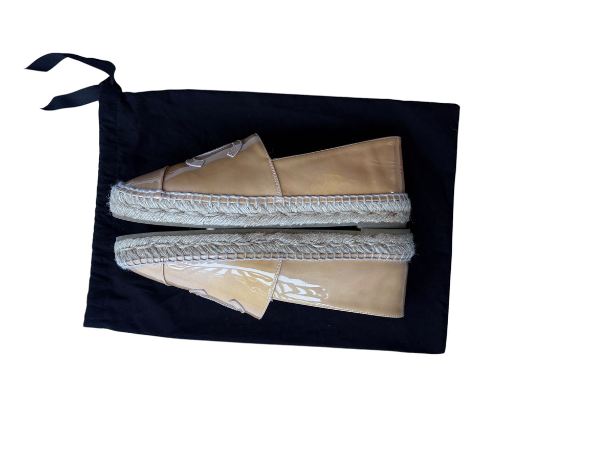 Chanel CC Logo Espadrilles - Beige Patent Leather Luxury Flats szie 39 - Image 14